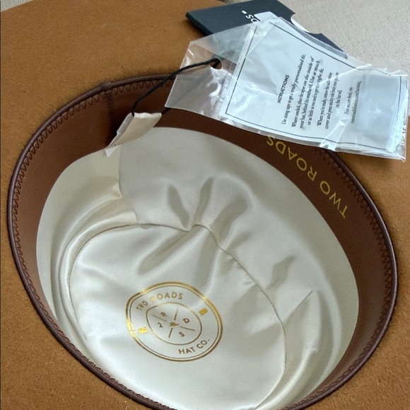 NWT Felt Brown Wide-Brimmed Hat main image 4